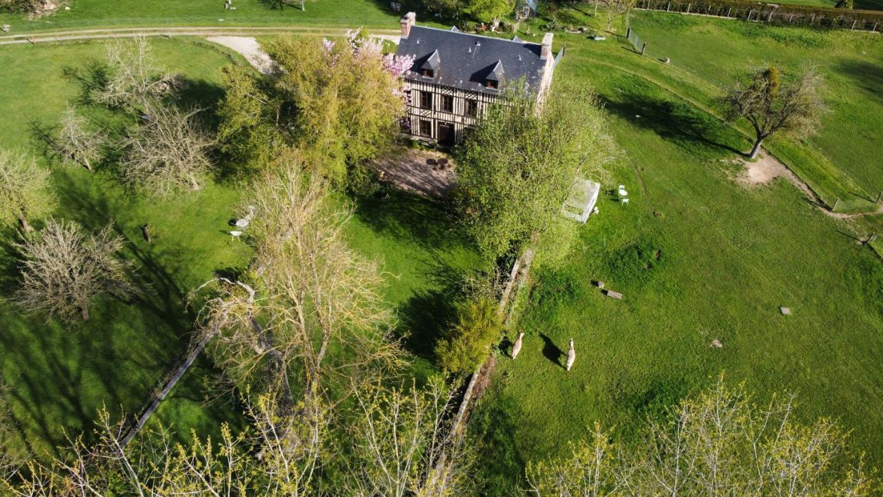 Bed and Breakfast Le Petit Manoir De La Vernelle Fourmetot Exterior foto